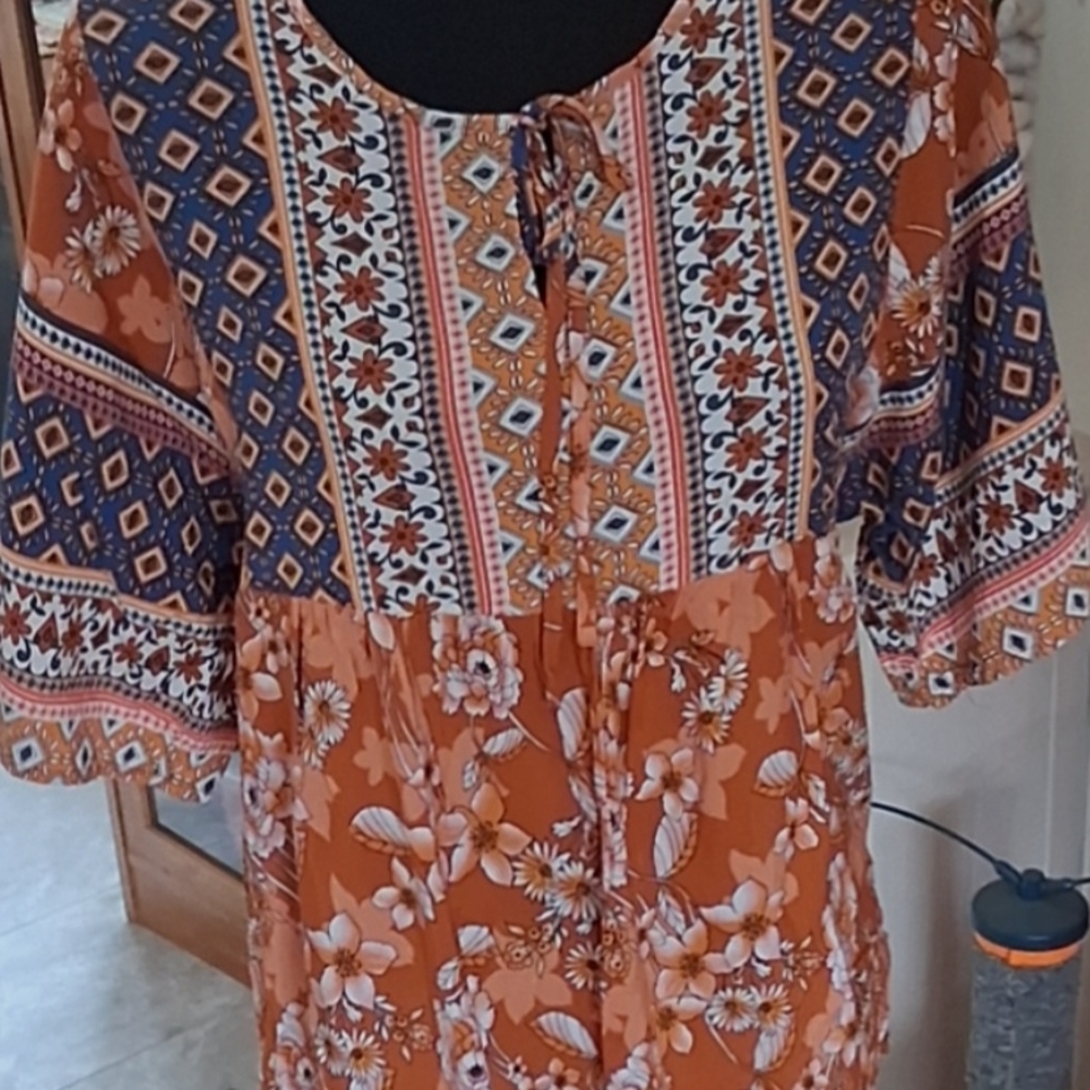 Suzanne Betro Orange and White Floral Blouse